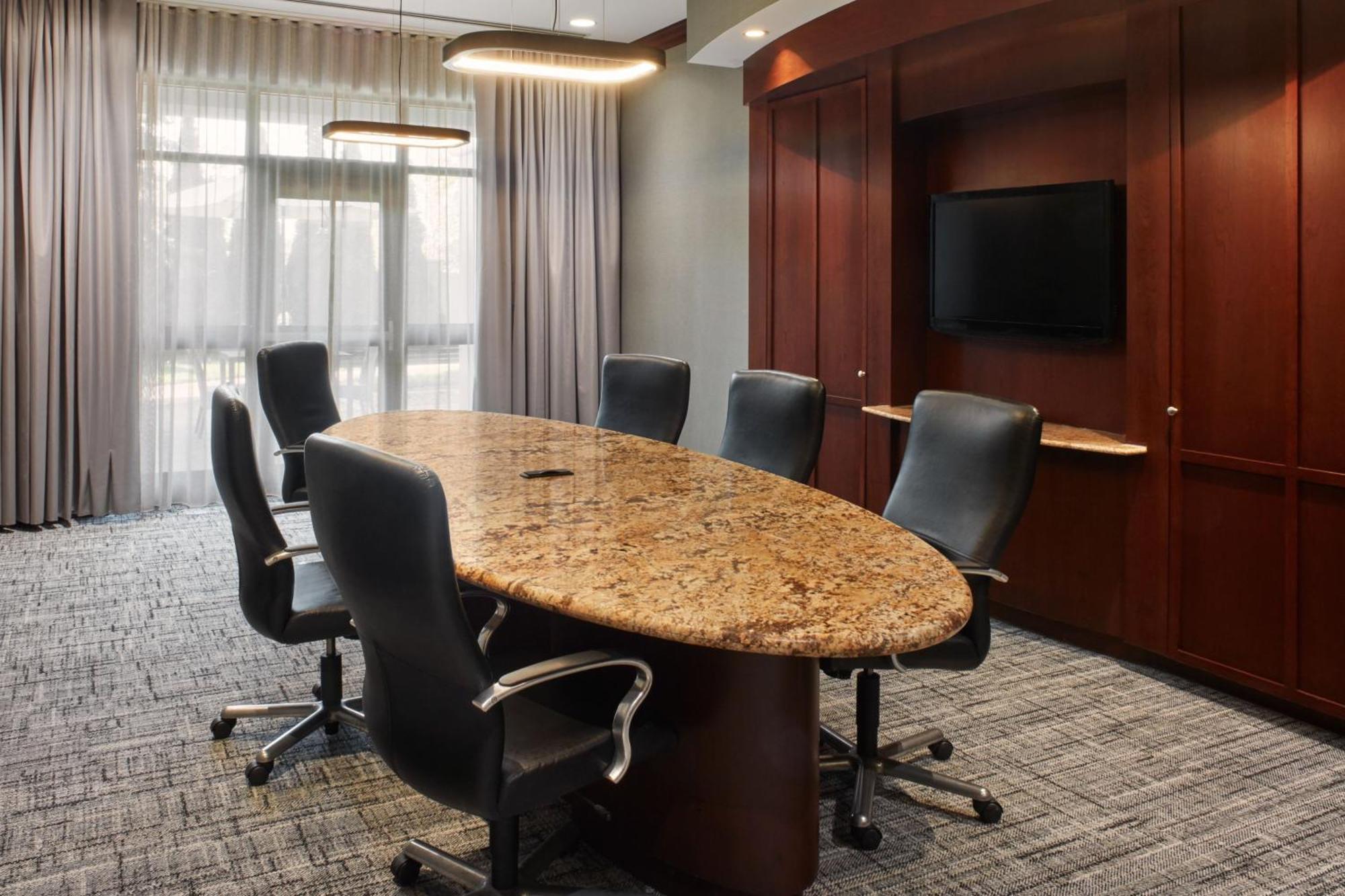 מלון Courtyard By Marriott Mississauga-Airport Corporate Centre West מראה חיצוני תמונה