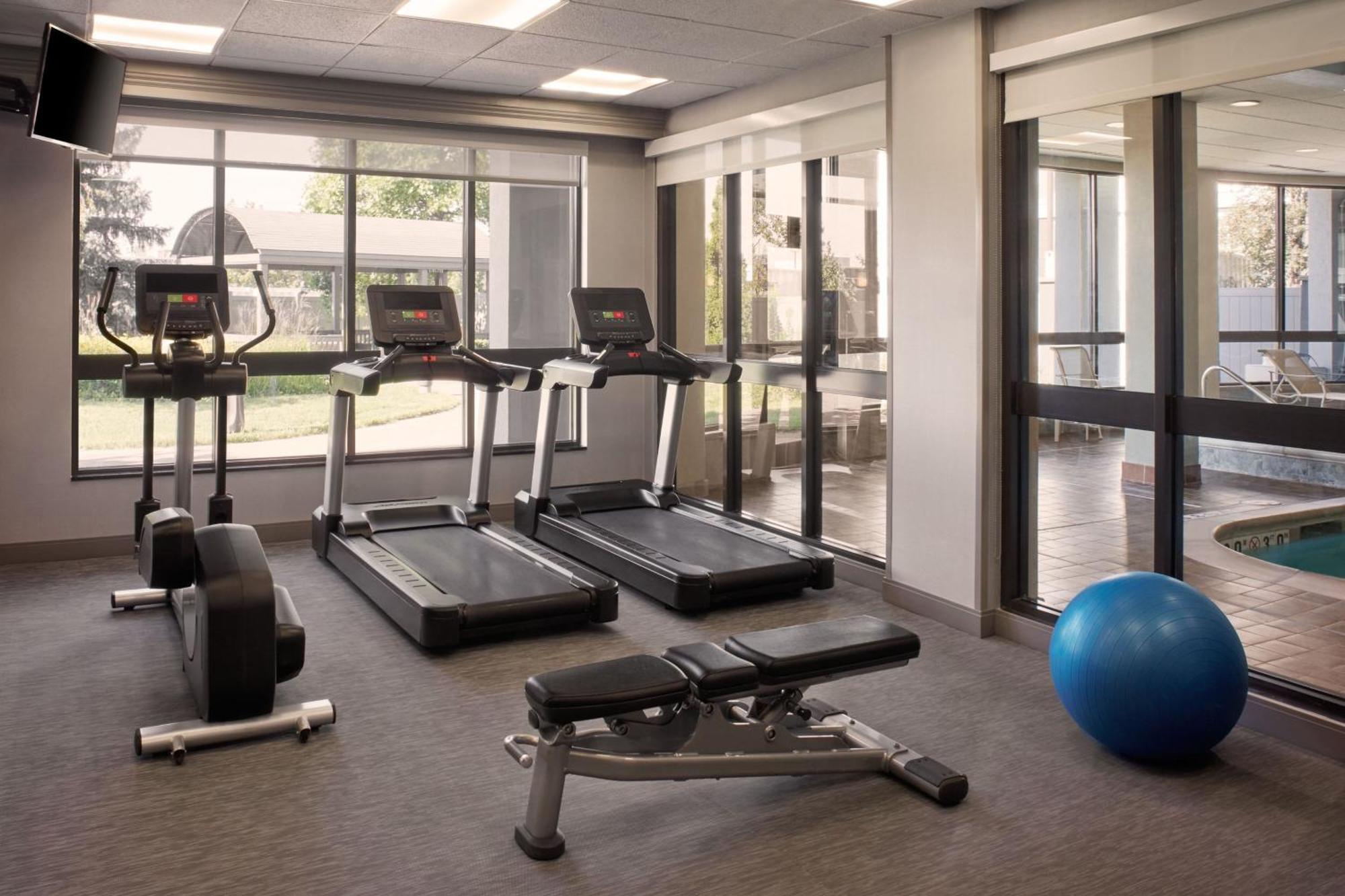 מלון Courtyard By Marriott Mississauga-Airport Corporate Centre West מראה חיצוני תמונה