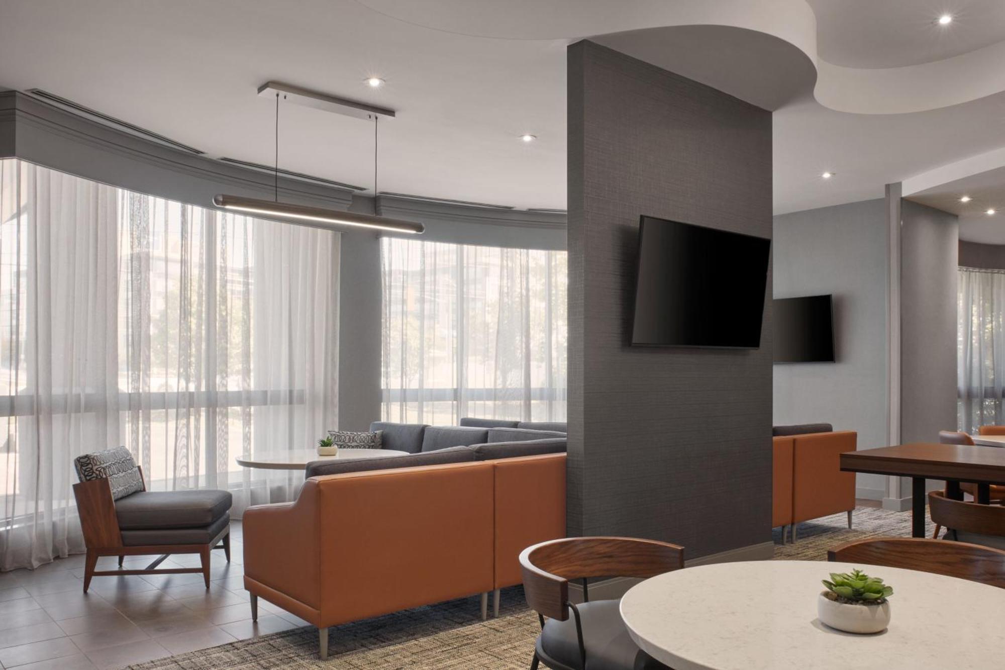 מלון Courtyard By Marriott Mississauga-Airport Corporate Centre West מראה חיצוני תמונה