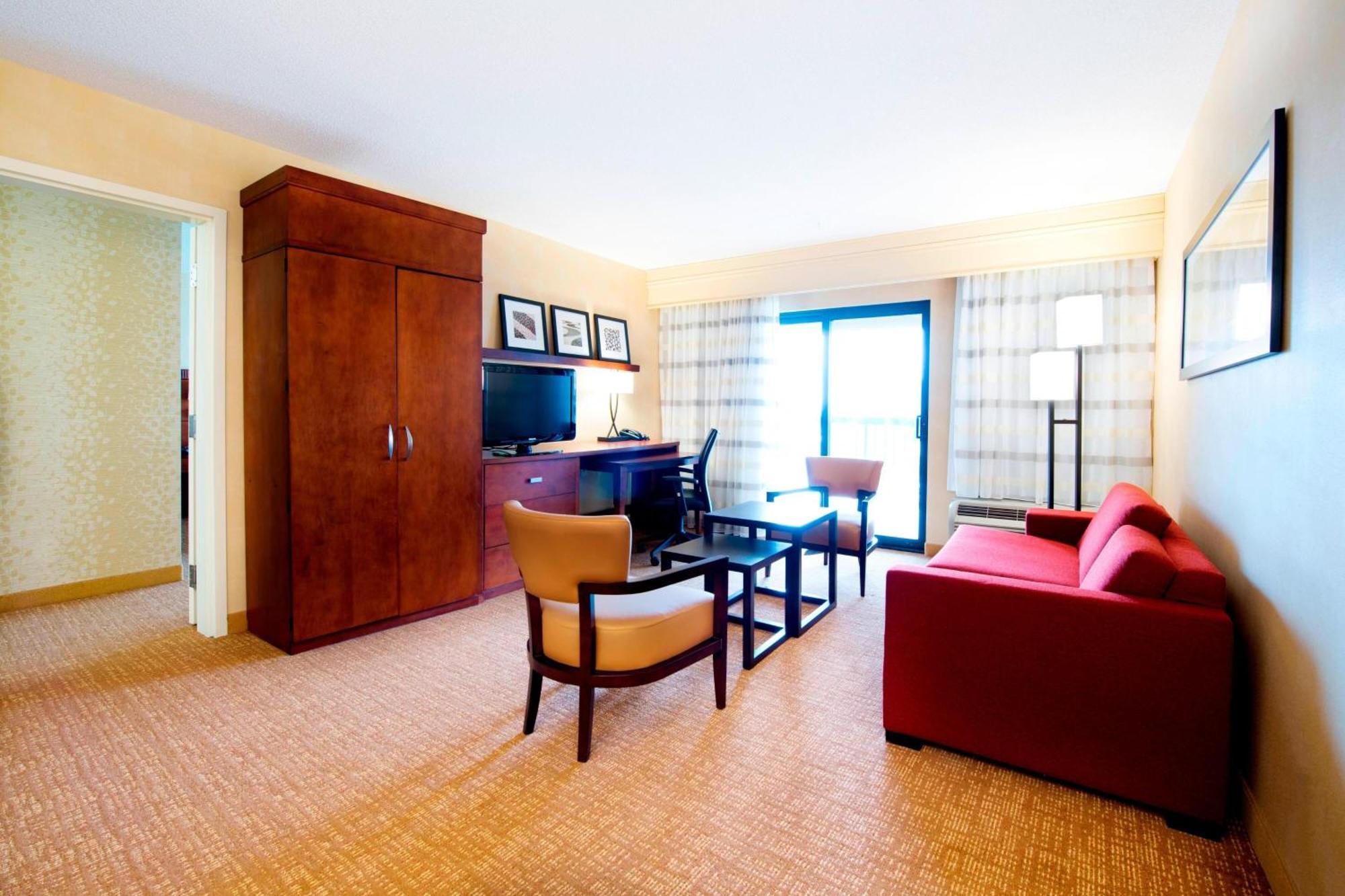 מלון Courtyard By Marriott Mississauga-Airport Corporate Centre West מראה חיצוני תמונה