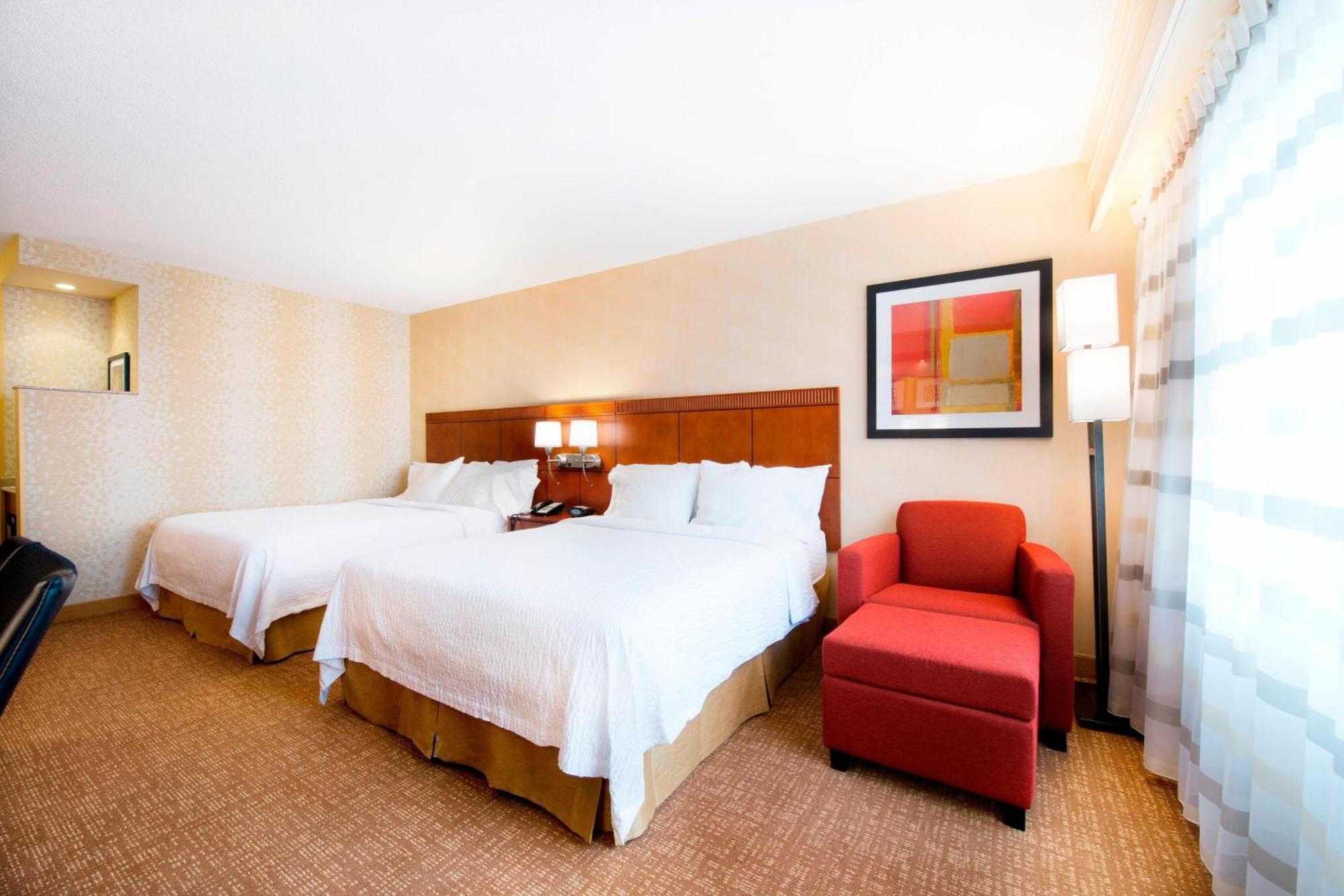 מלון Courtyard By Marriott Mississauga-Airport Corporate Centre West מראה חיצוני תמונה