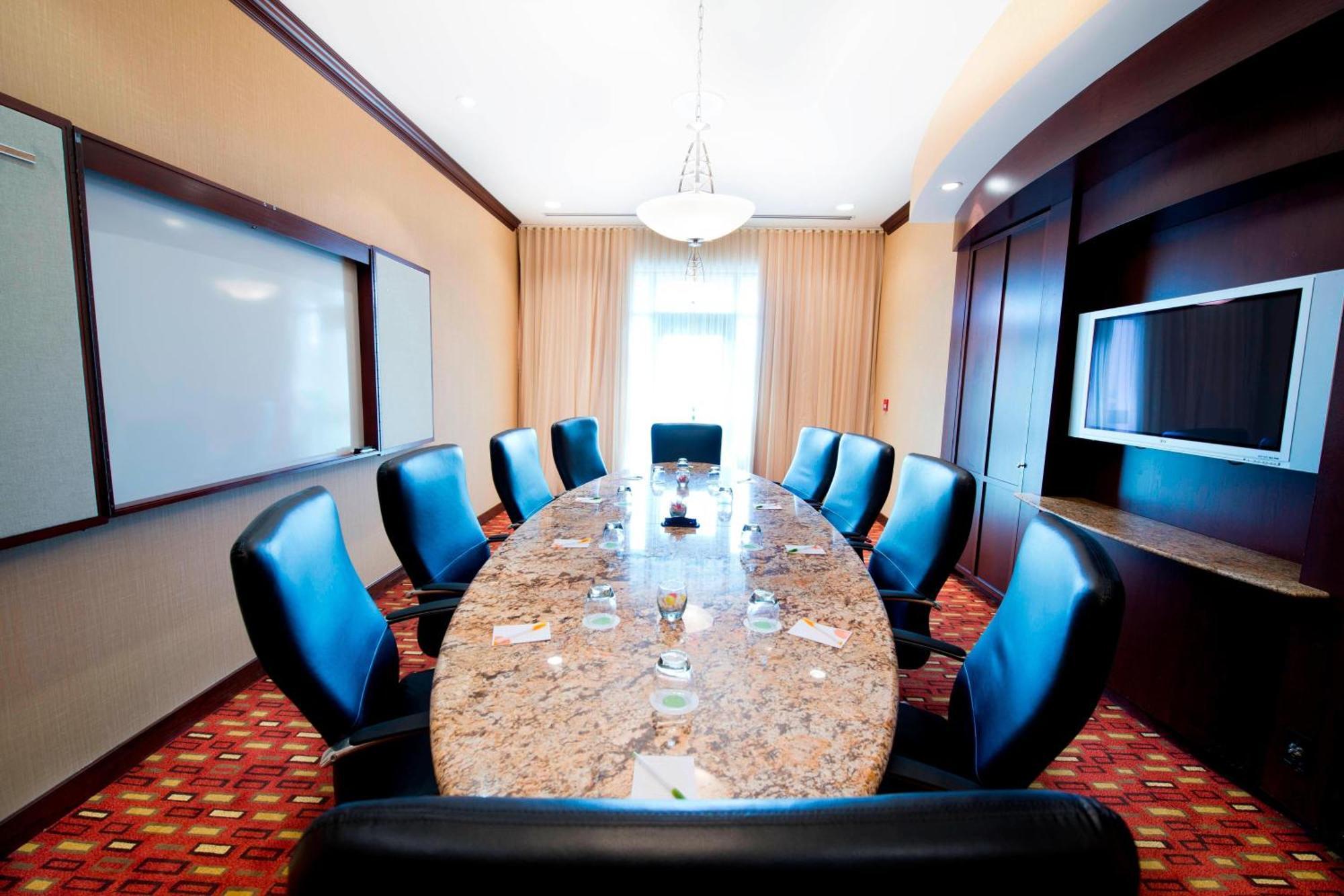 מלון Courtyard By Marriott Mississauga-Airport Corporate Centre West מראה חיצוני תמונה
